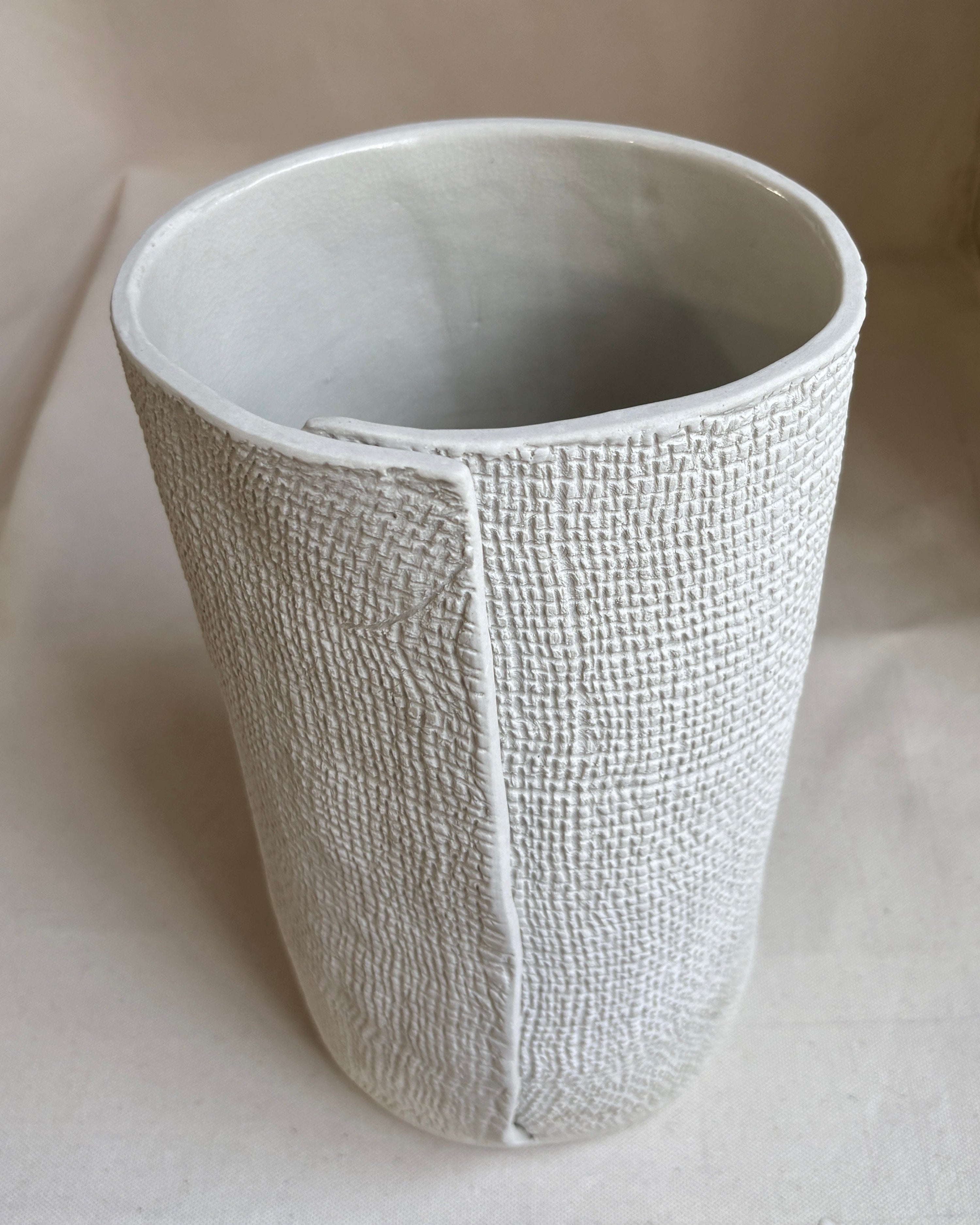 SMALL BURLAP CYLINDER - SECOND QUALITY