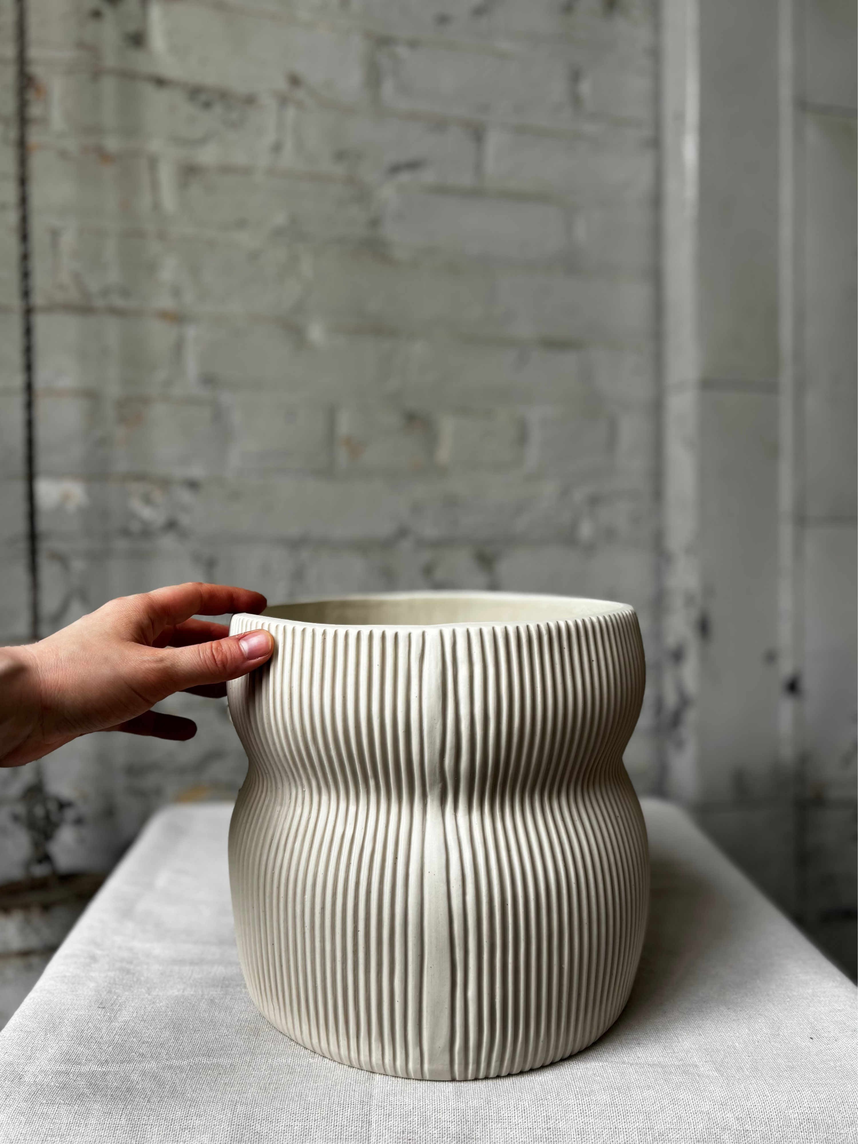 Extra Wide Curvy Vessels