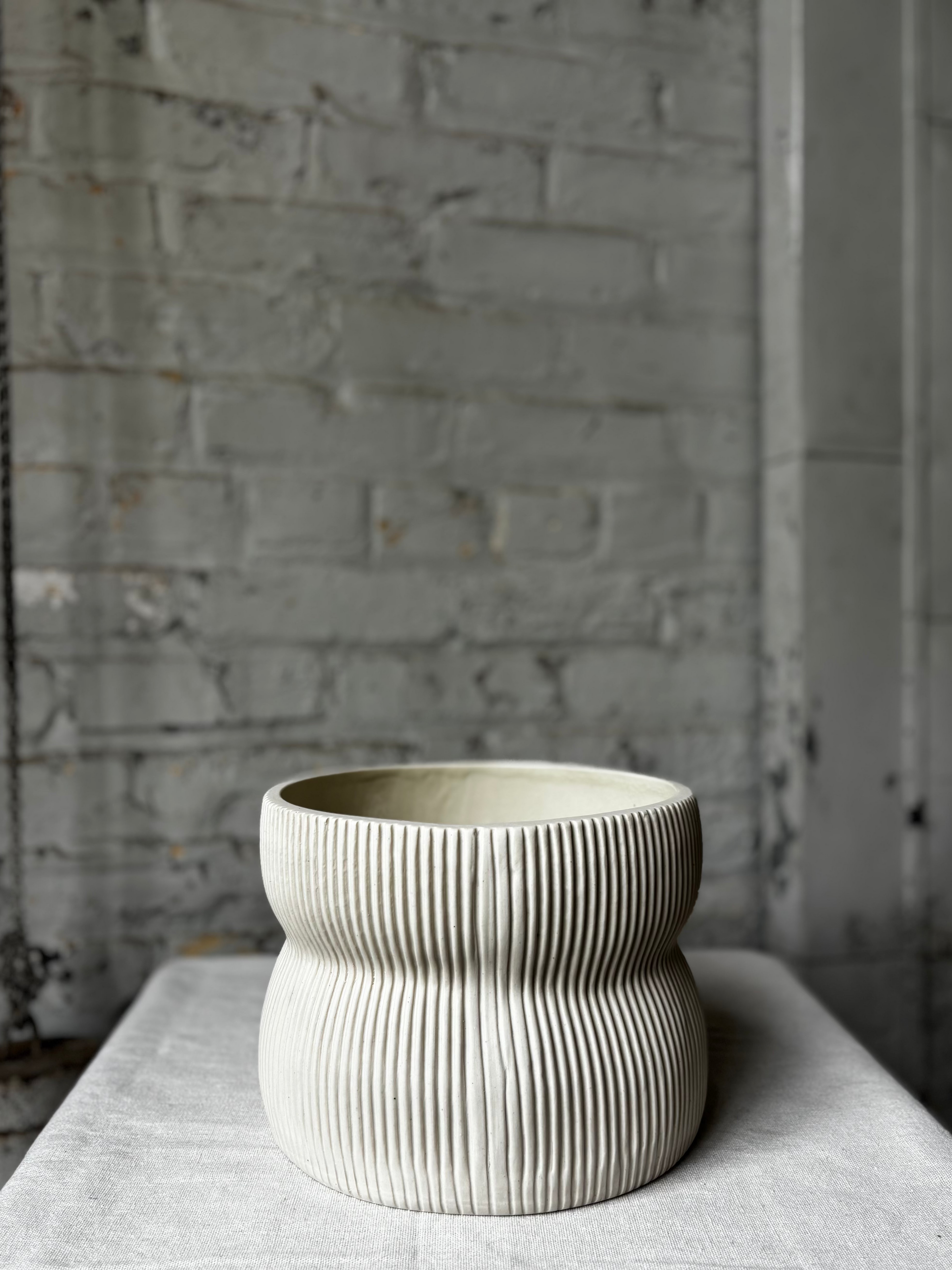 Extra Wide Curvy Vessels