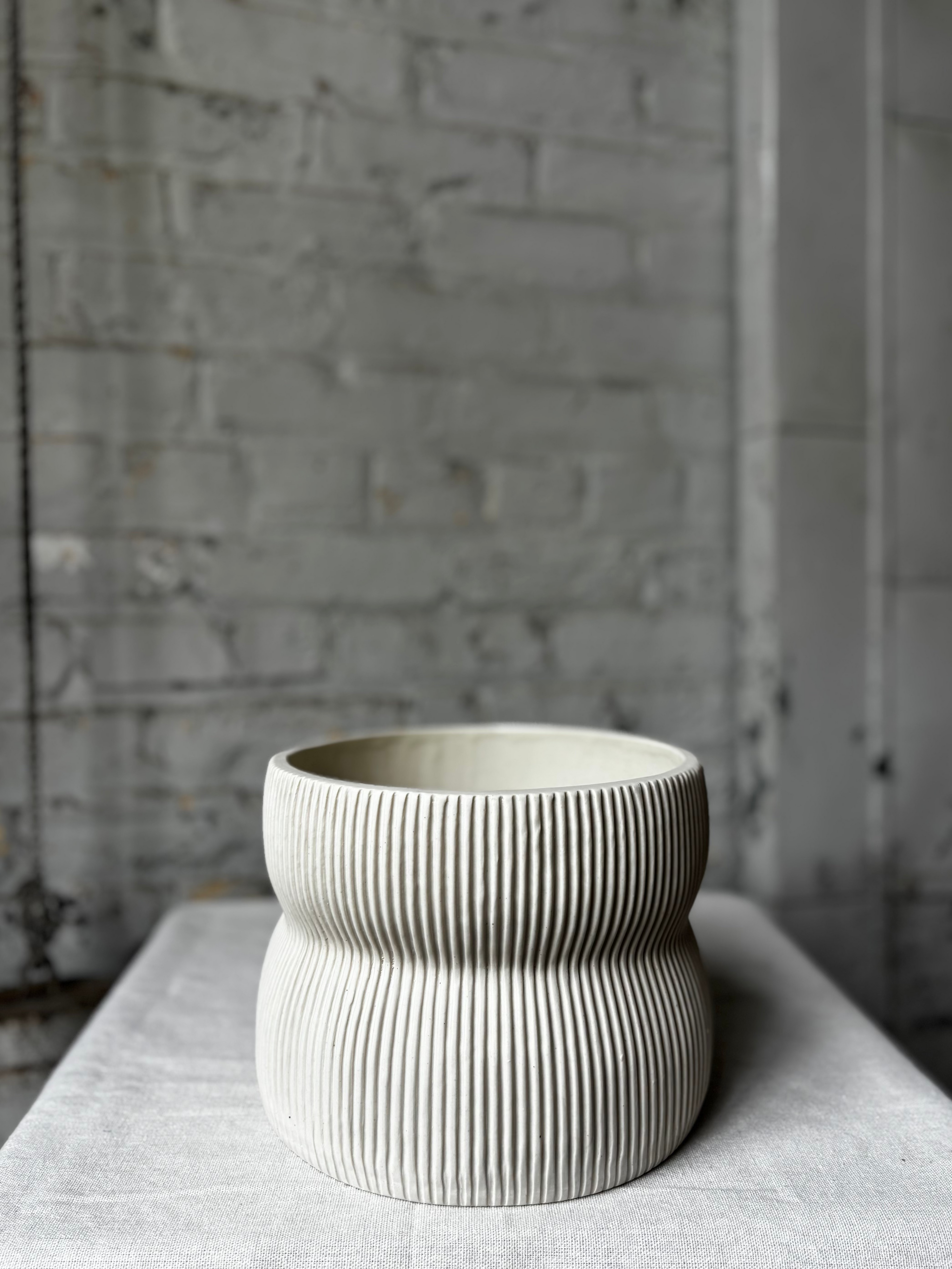 Extra Wide Curvy Vessels