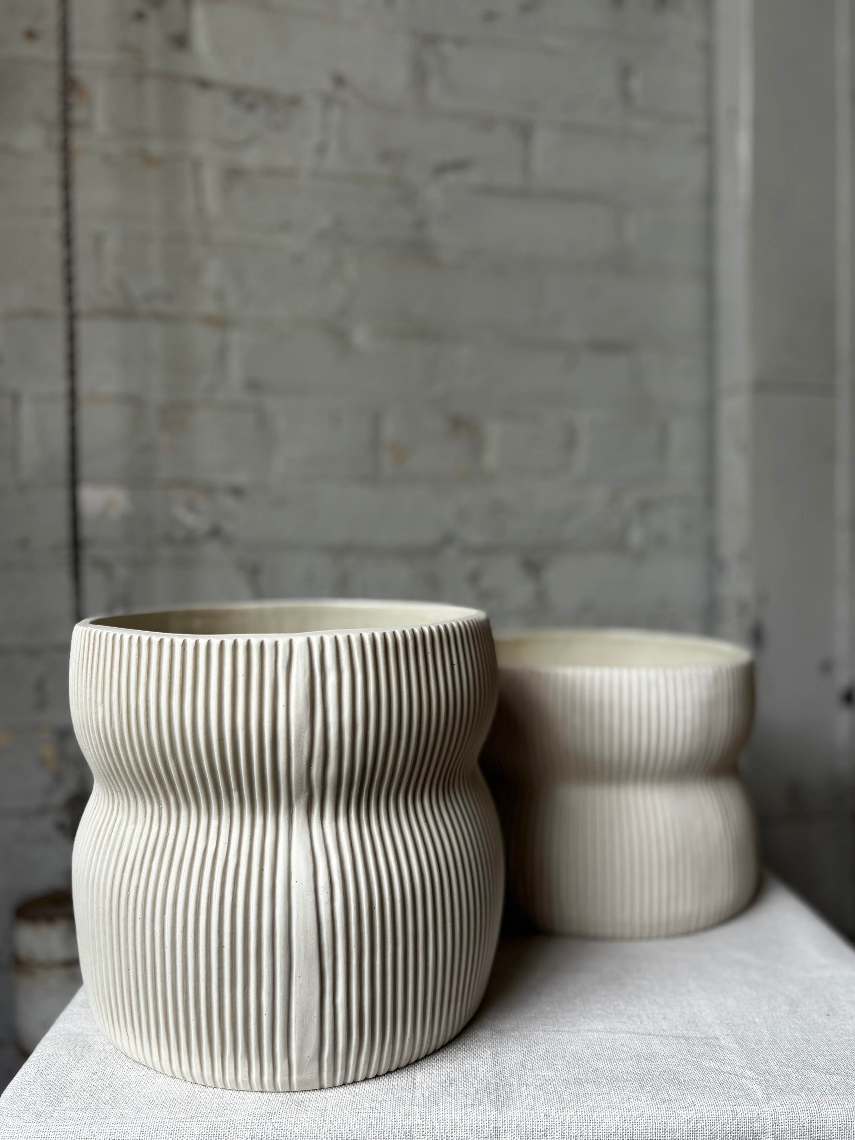 Extra Wide Curvy Vessels