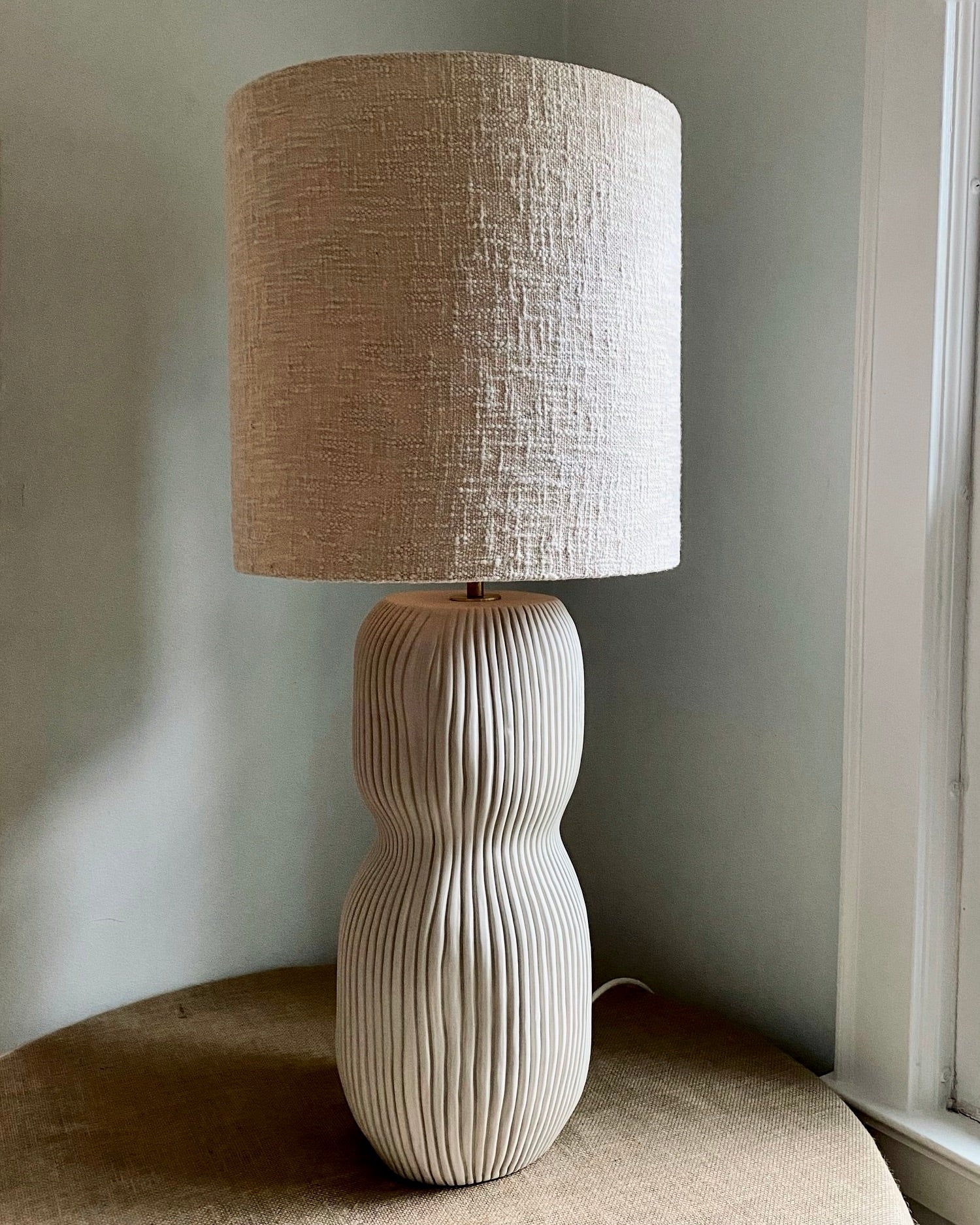 20" Organic Curvy Table Lamp