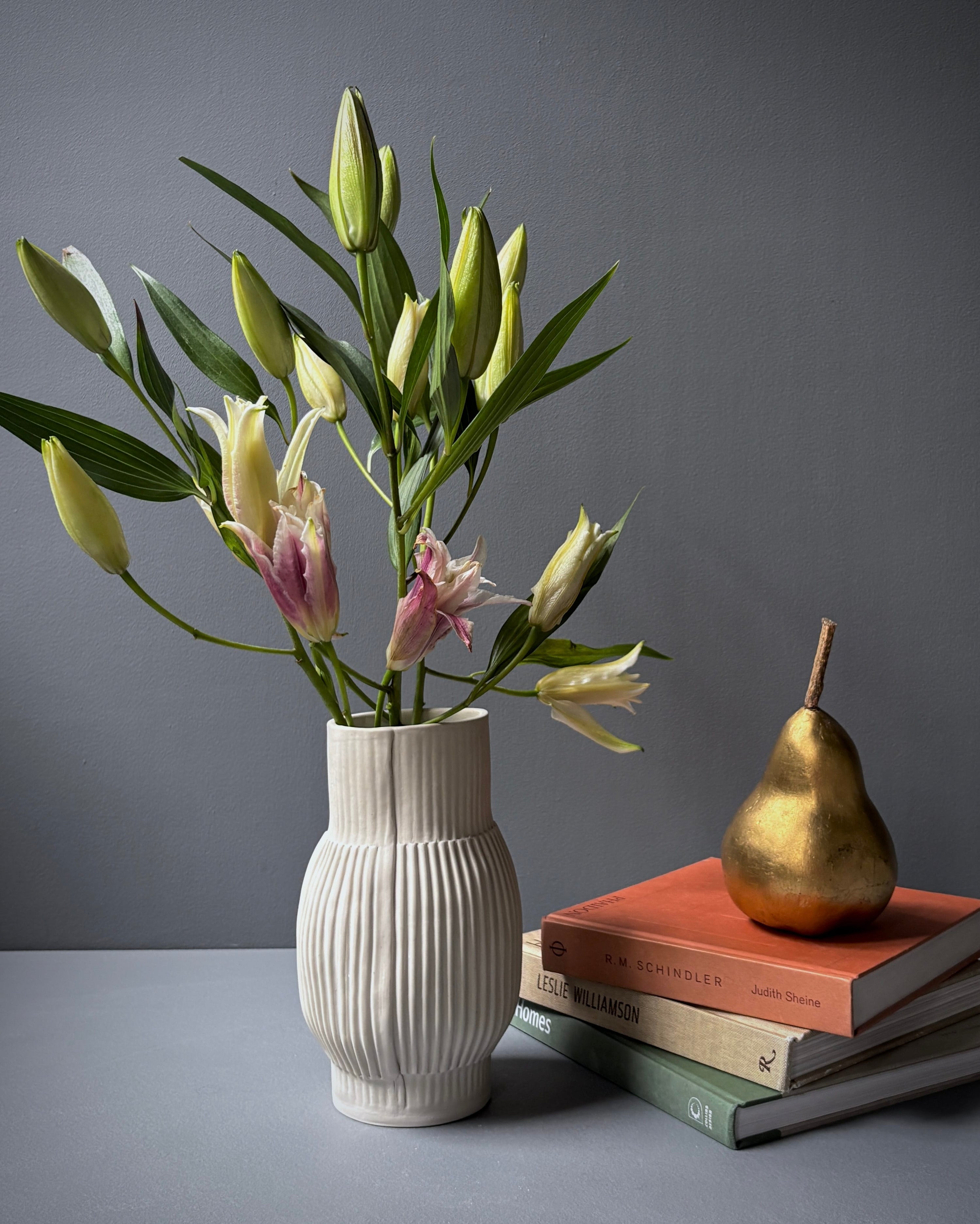 SERIES O2 Frame Vase