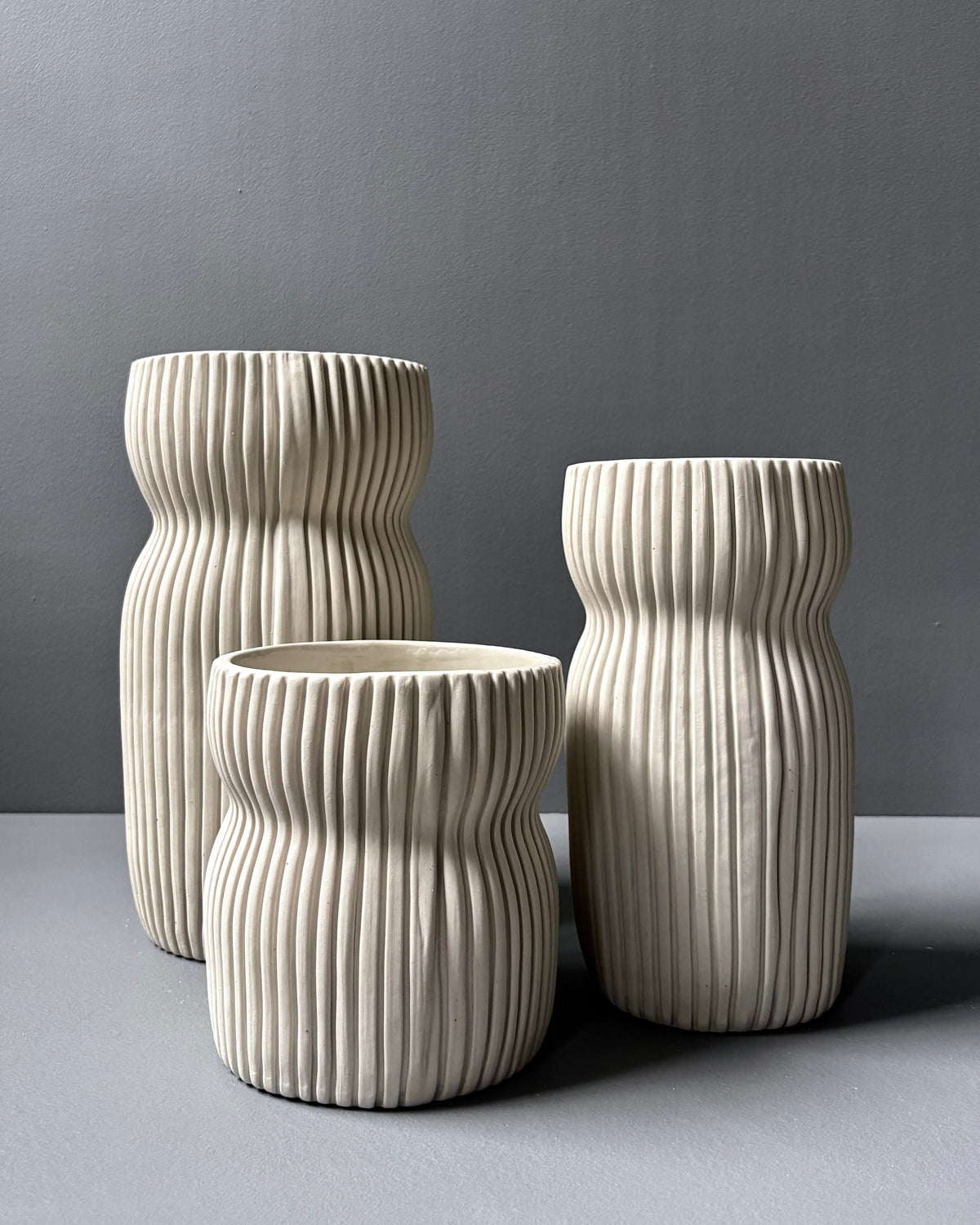 Round Curvy Vase Collection