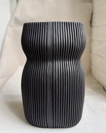 BLACK OVAL CURVY #1 - SECOND QUALITY