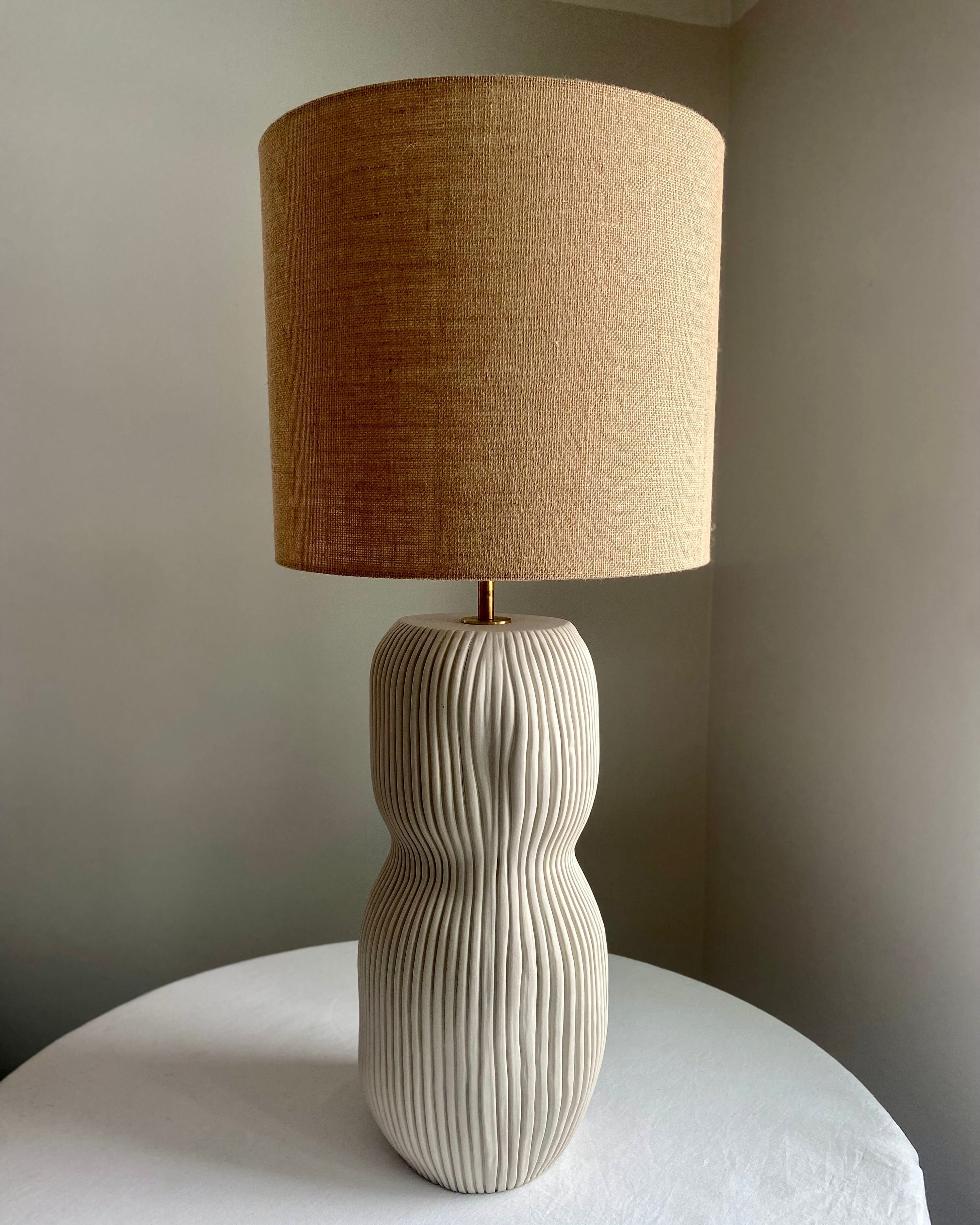 Beige lamp with ribbed base, IMG_7742