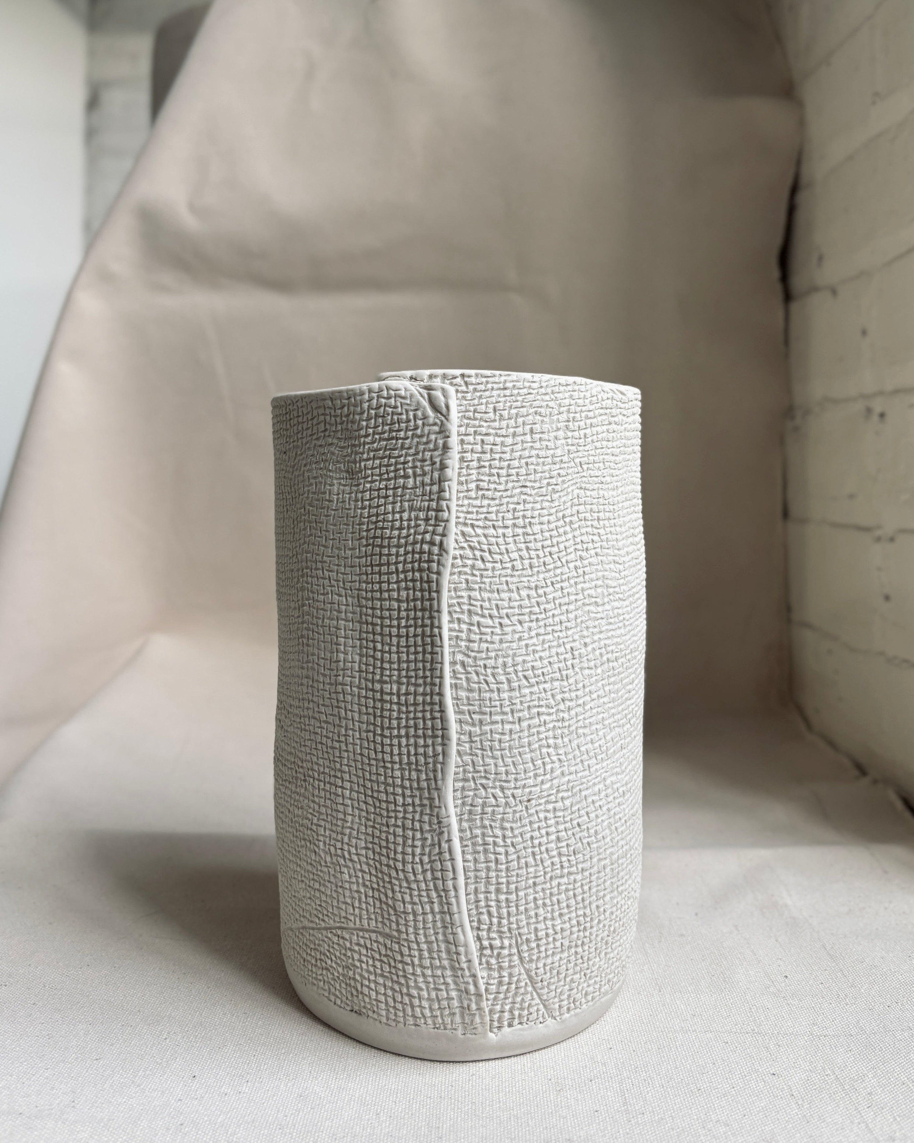 SMALL BURLAP CYLINDER - SECOND QUALITY