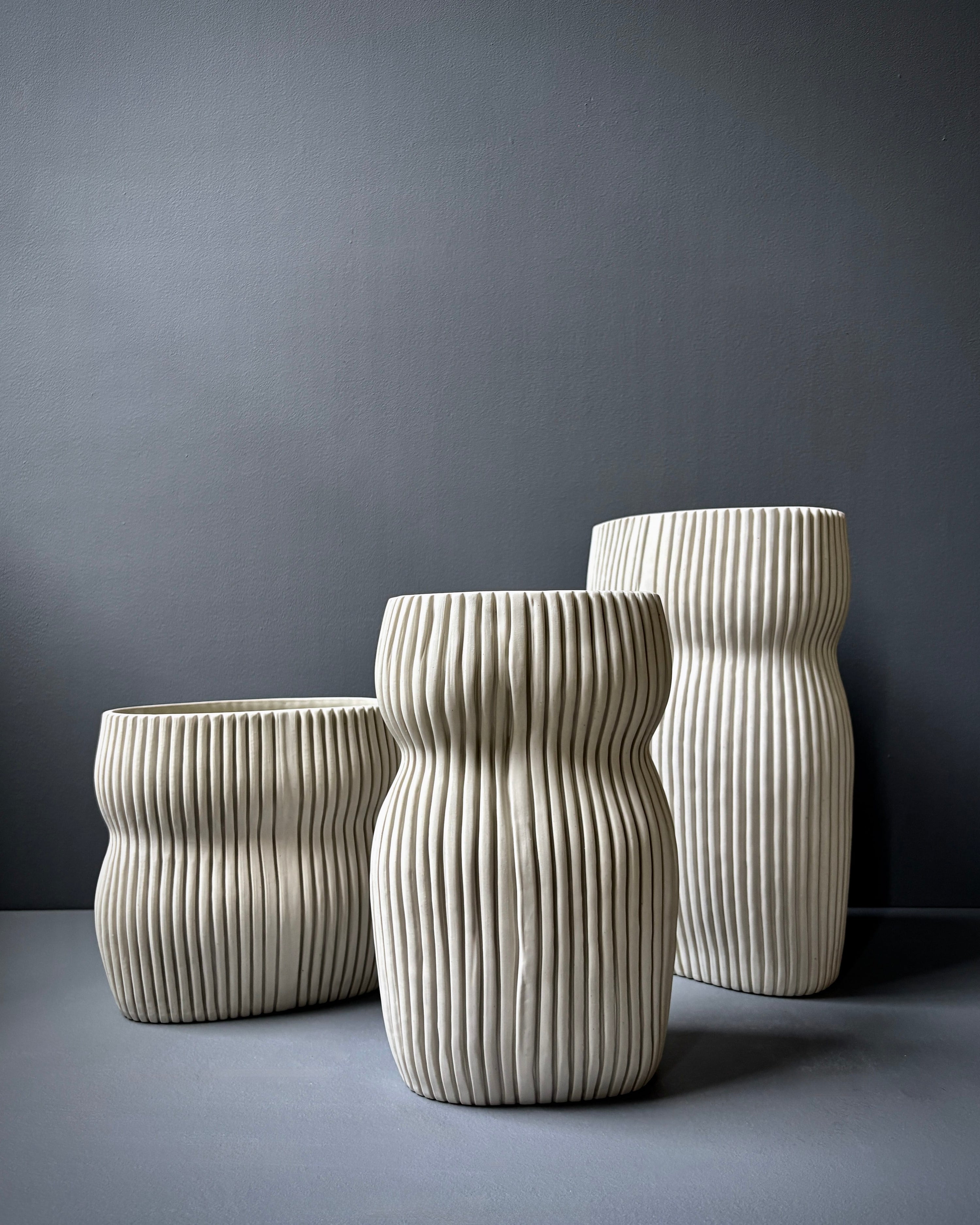 Oval Curvy Vase Collection