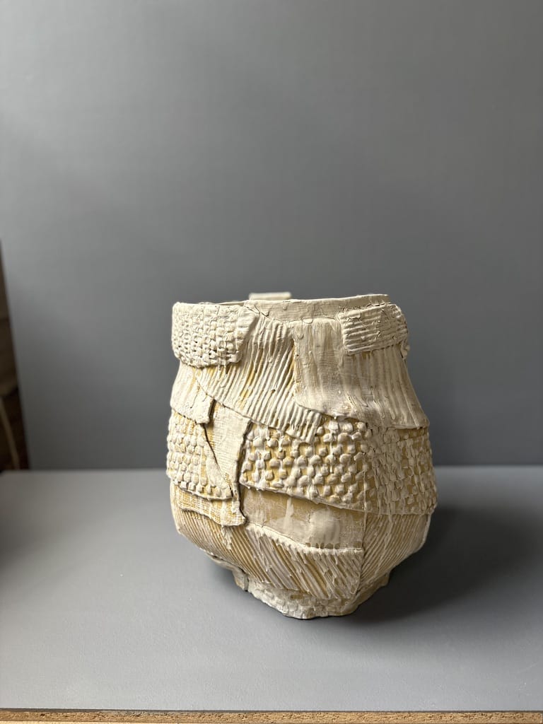 Vanadium Yellow  Assemblagé Vessel