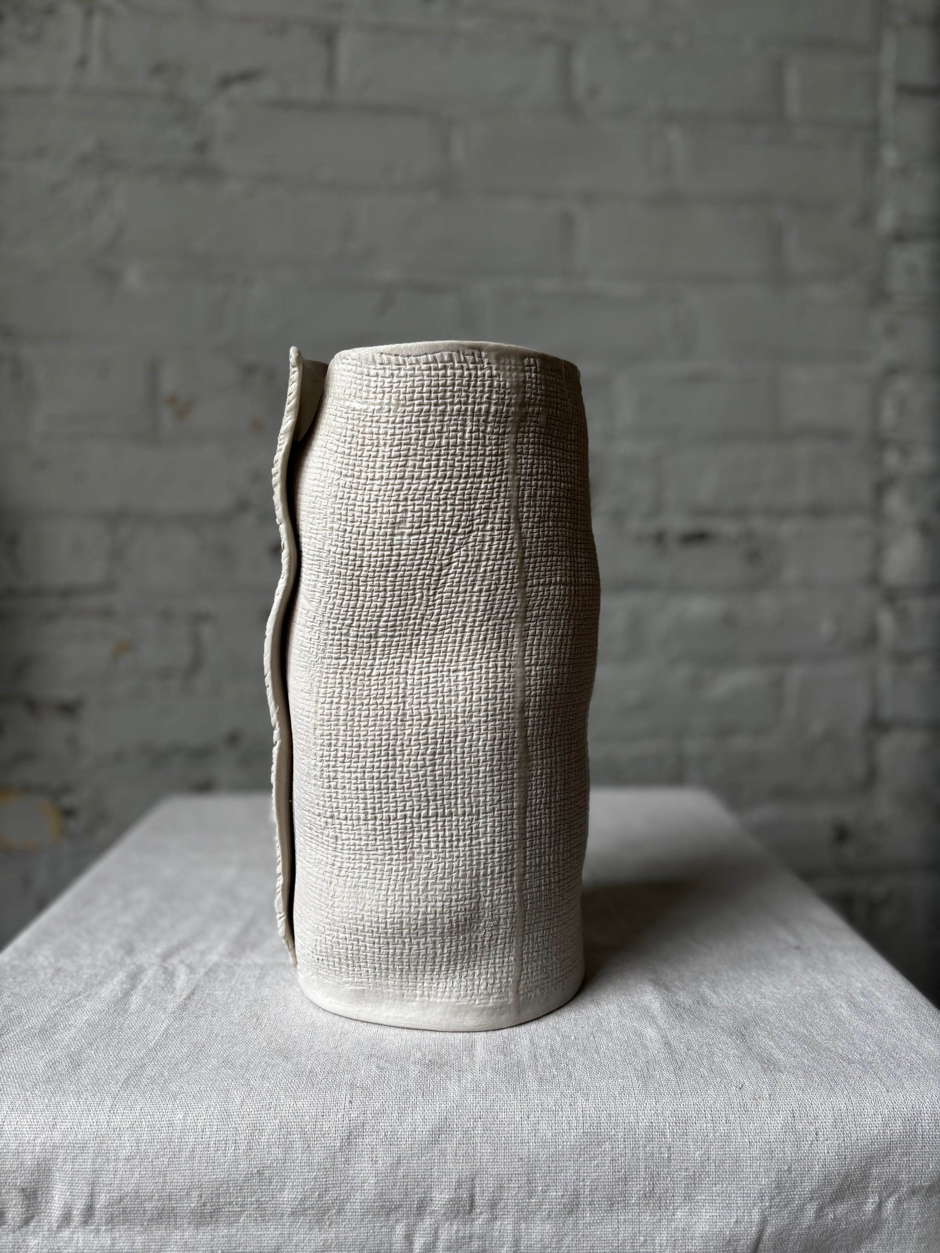 Wavy Burlap Cylinder
