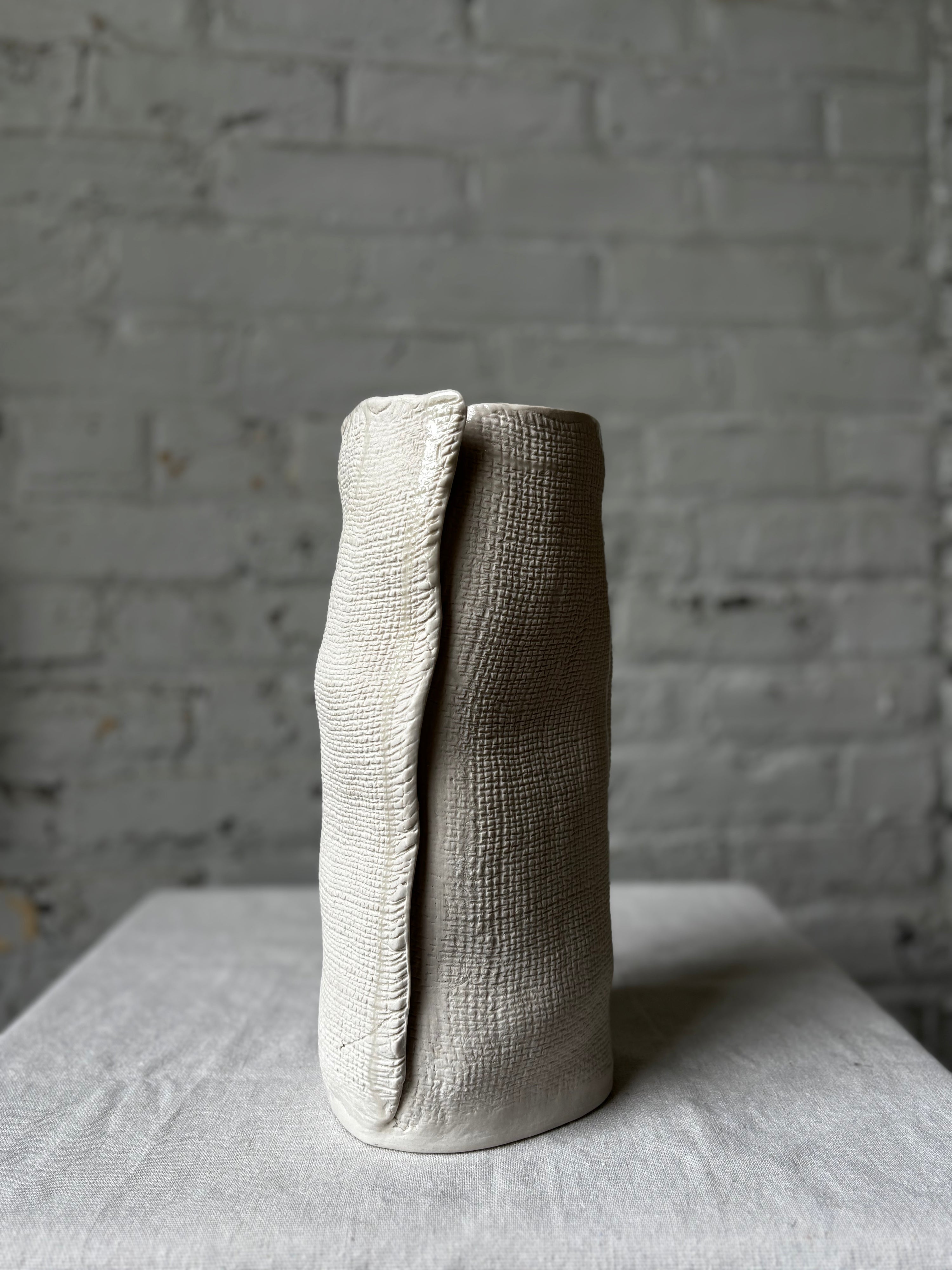 Wavy Burlap Cylinder