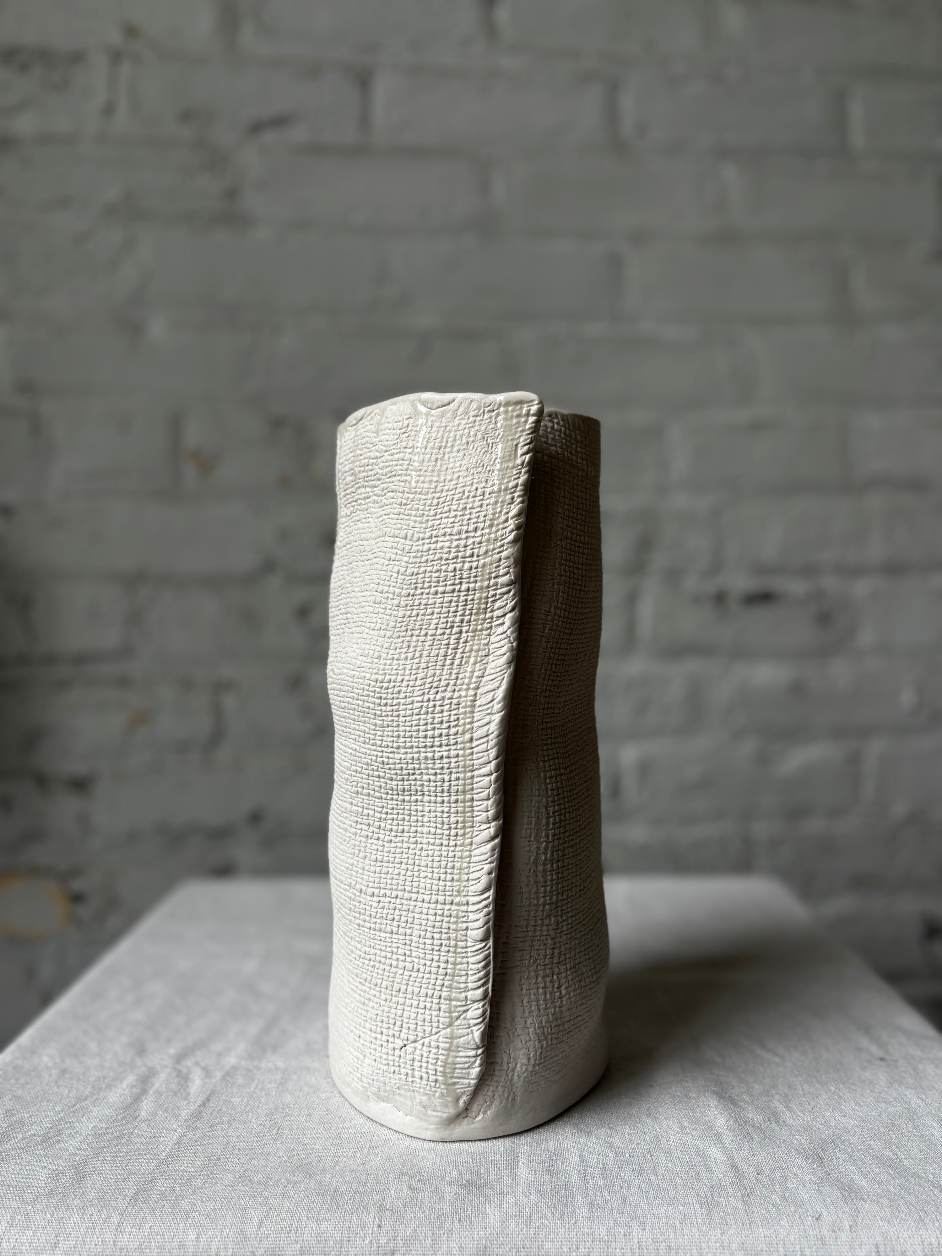 Wavy Burlap Cylinder